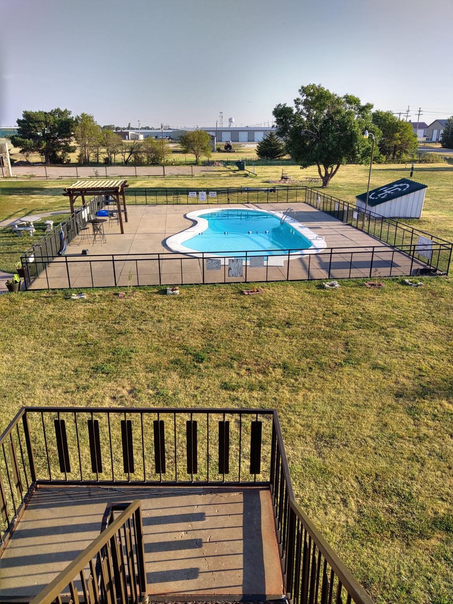 The Lodge At Russell - Russell Inn Екстер'єр фото