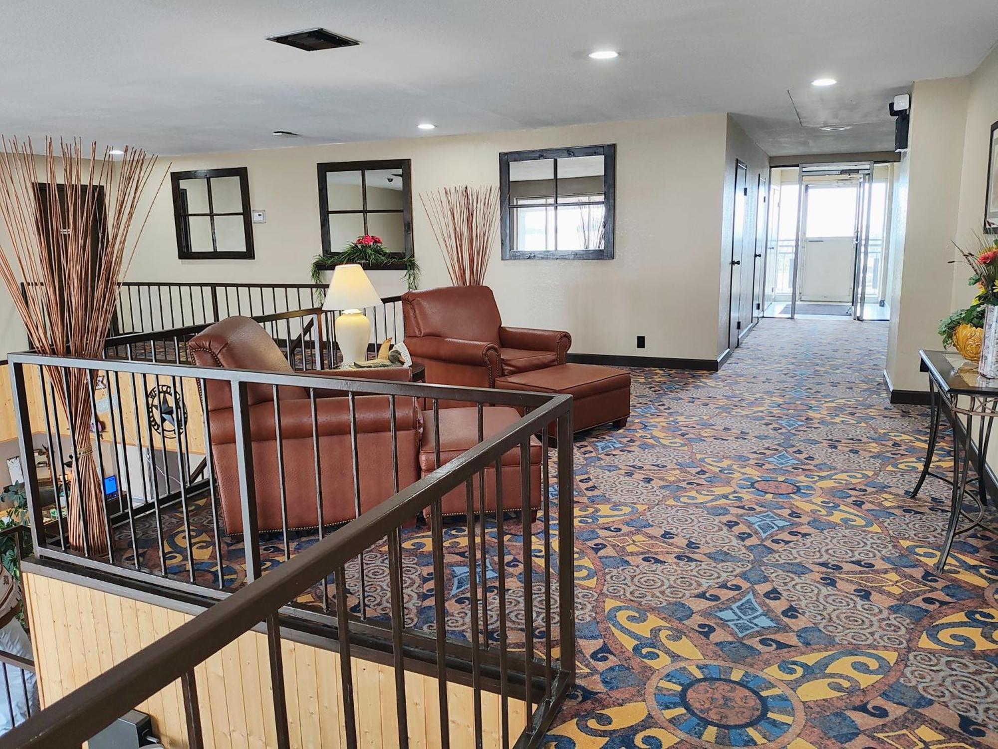 The Lodge At Russell - Russell Inn Екстер'єр фото