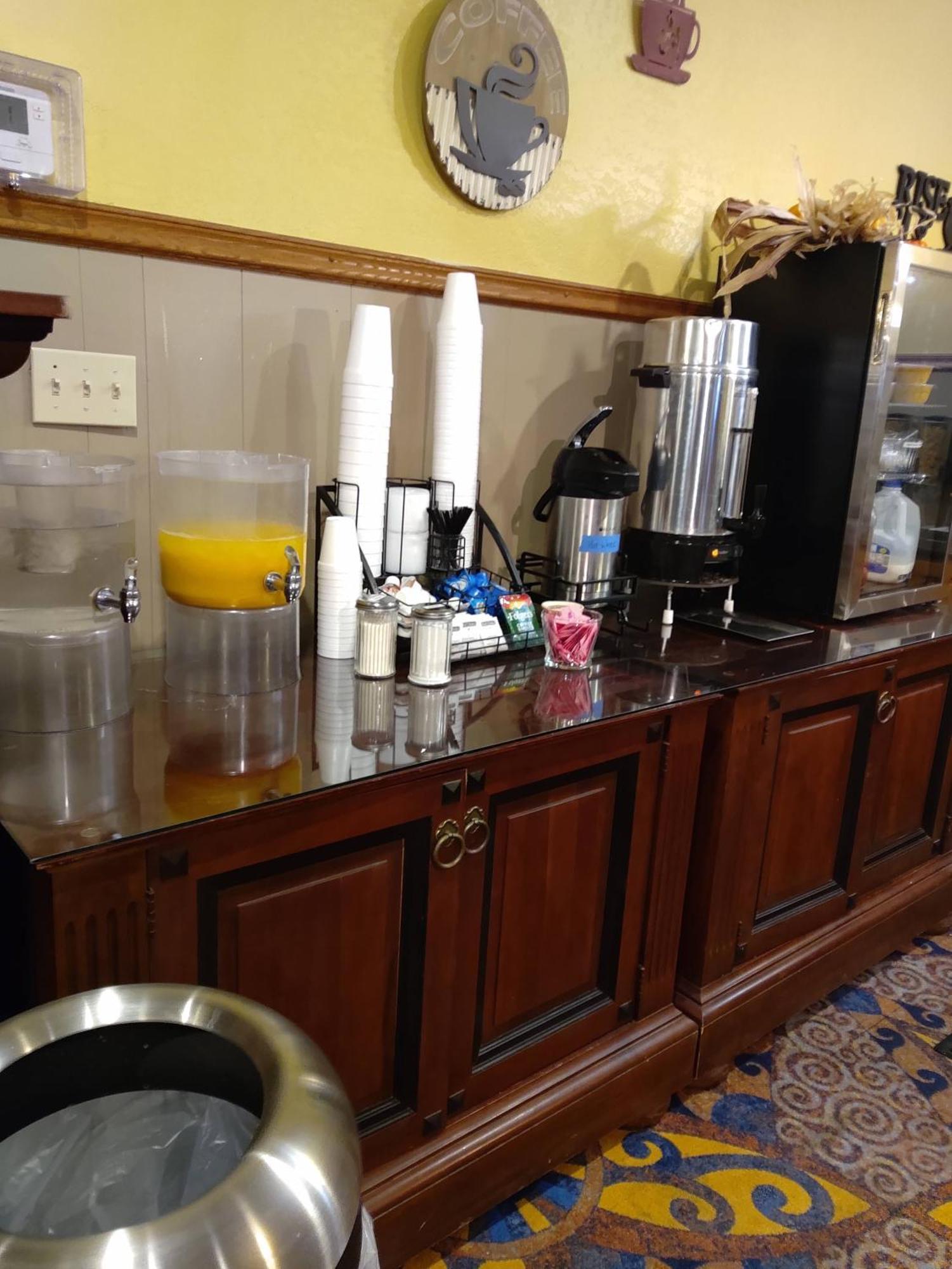 The Lodge At Russell - Russell Inn Екстер'єр фото