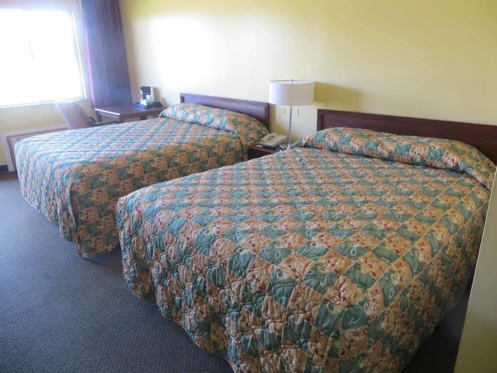 The Lodge At Russell - Russell Inn Екстер'єр фото