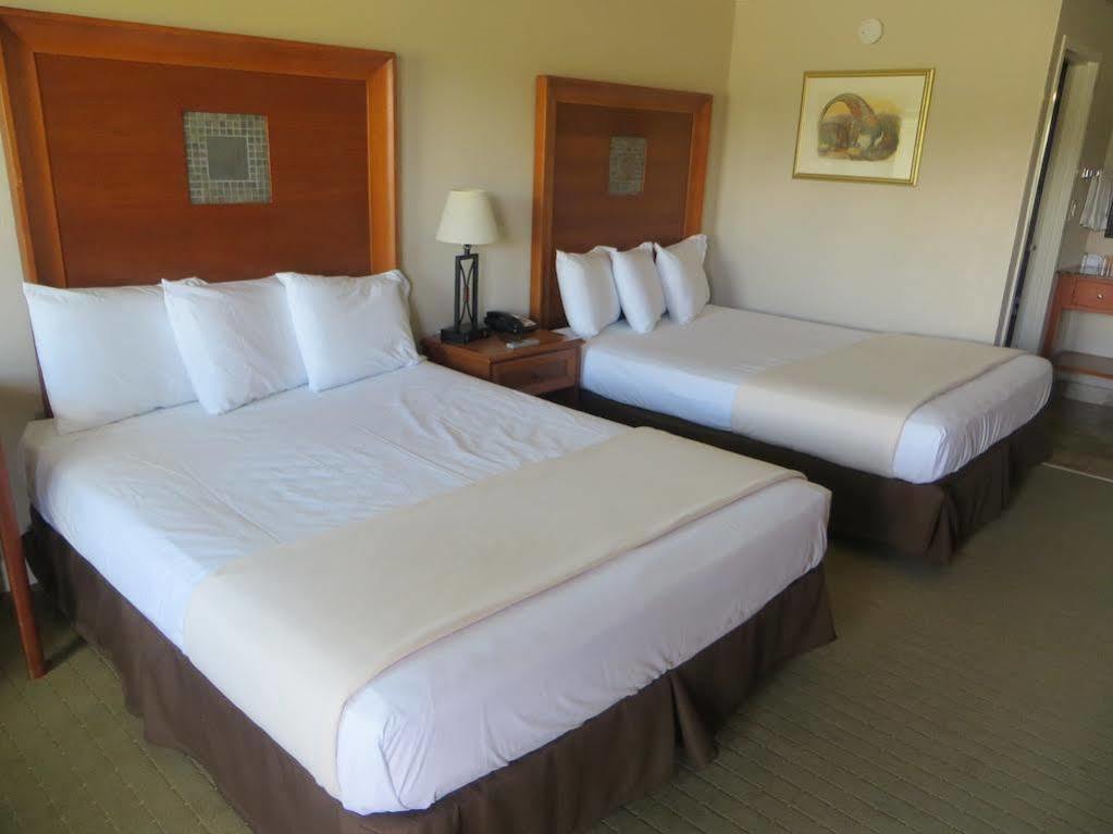 The Lodge At Russell - Russell Inn Екстер'єр фото