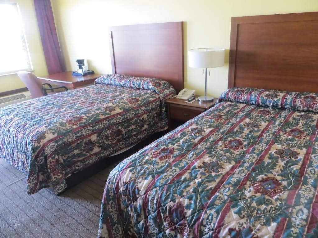 The Lodge At Russell - Russell Inn Екстер'єр фото