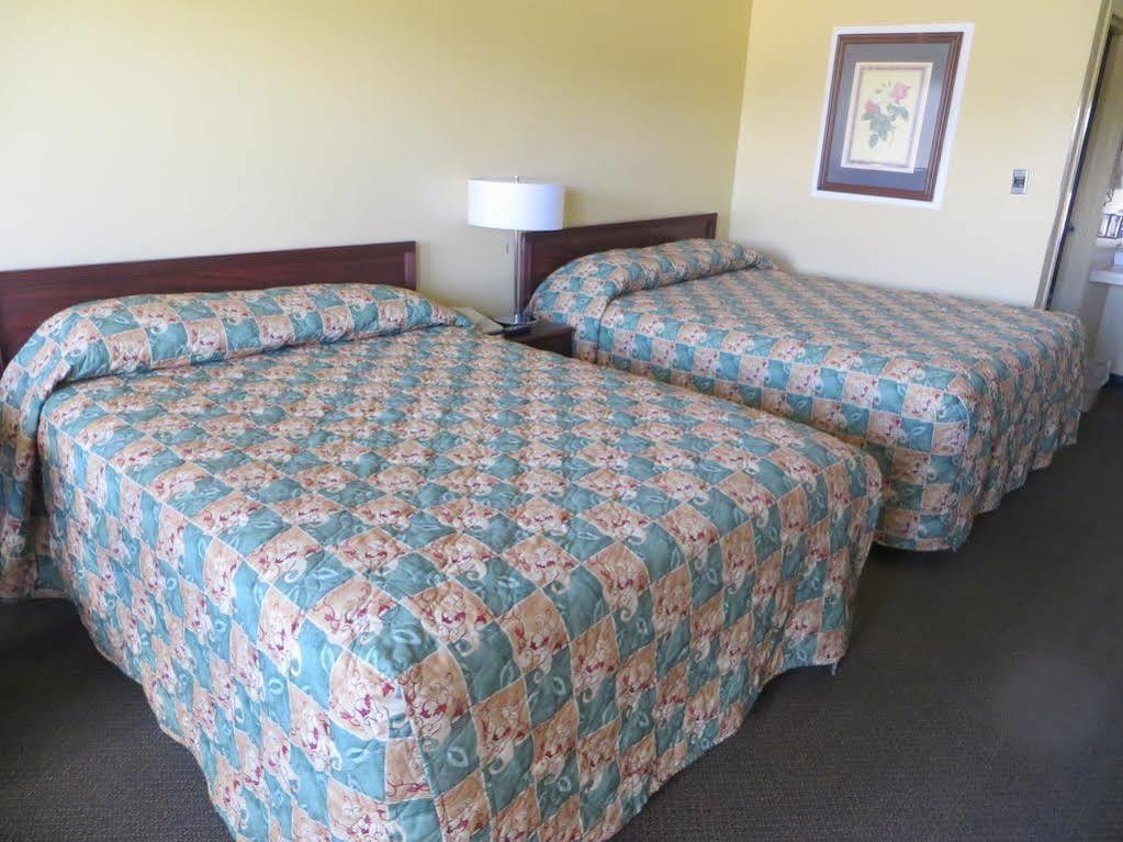 The Lodge At Russell - Russell Inn Екстер'єр фото