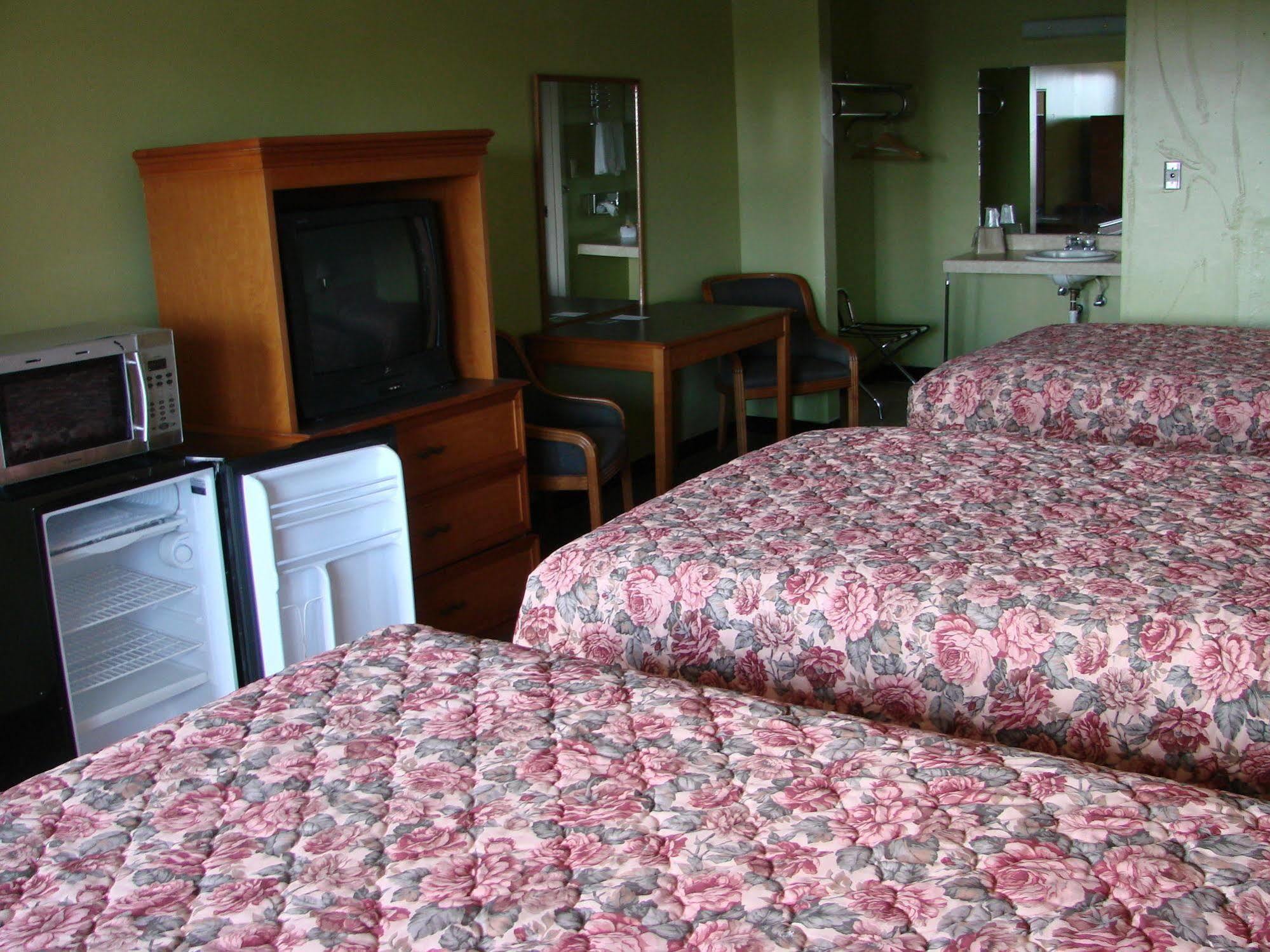 The Lodge At Russell - Russell Inn Екстер'єр фото